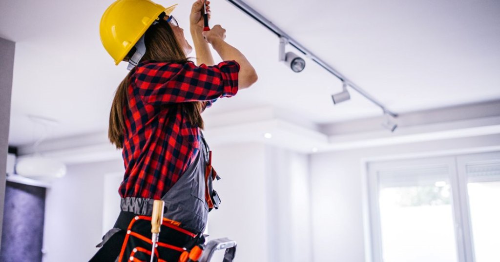 How Many Days a Week Do Electricians Work?