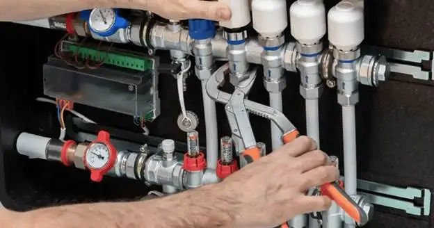 how many plumbing vents can be tied together