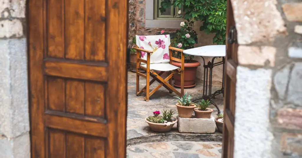 Can patio doors be reversed